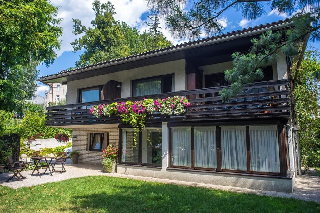 Apartments And Rooms Villa Vive Bled Bagian luar foto